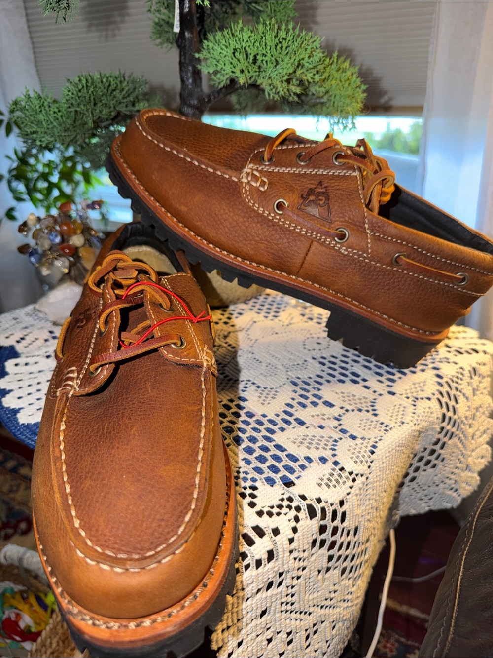 Rocky Men’s 9.5 Leather Boat Shoes Brown Vibram Lug Sole Moc Toe.